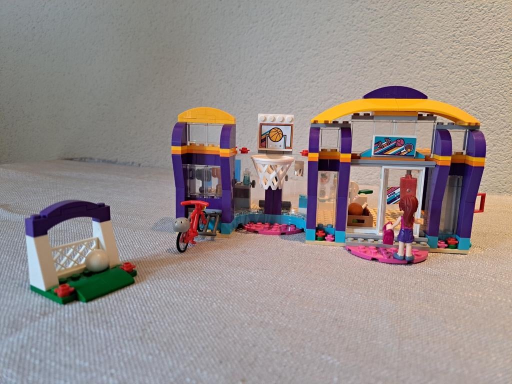 Lego Friends Hartlake Sporthal 41312, Ophalen of Verzenden, Zo goed als nieuw, Complete set, Lego