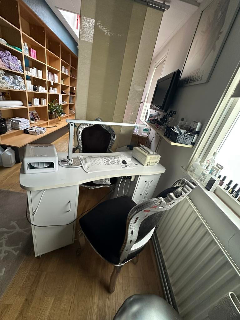 Nagelstyliste set, Sieraden, Tassen en Uiterlijk, Uiterlijk | Cosmetica en Make-up, Ophalen, Wit, Zo goed als nieuw, Handen en Nagels