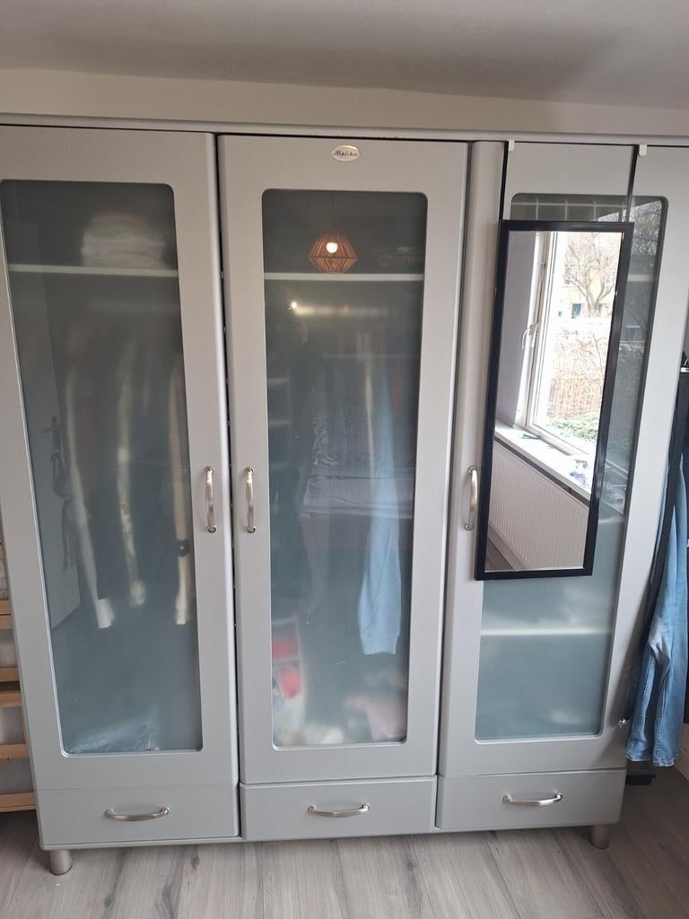 Kleding kast (malibu ), Ophalen, 50 tot 75 cm, 150 tot 200 cm, 200 cm of meer