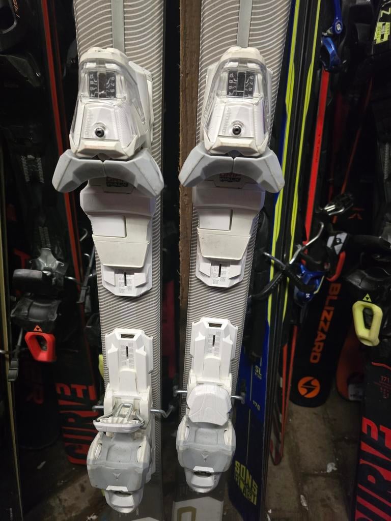 158cm ATOMIC CLOUD C PRO DAMES CARVE SKIS, 140 tot 160 cm, Ophalen of Verzenden, Zo goed als nieuw, Carve