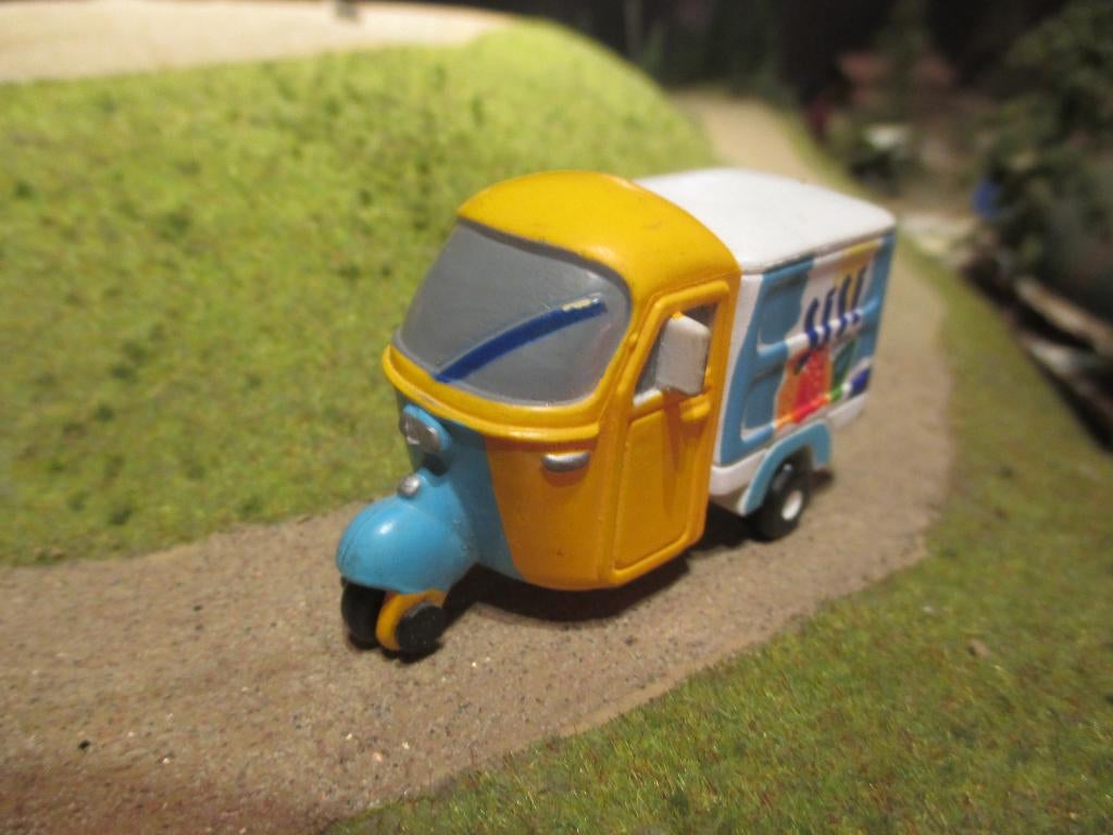 Vespa Piaggio Ape Scooter uit de '90er jaren SiSi reclame #1, Hobby en Vrije tijd, Ophalen of Verzenden, Zo goed als nieuw, Auto