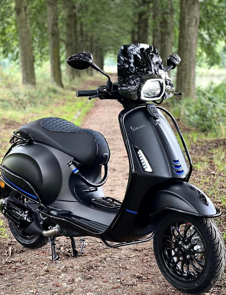 VESPA SPRINT S NIEUW Vol optie 2026  MAT ZWART  Blue Detail