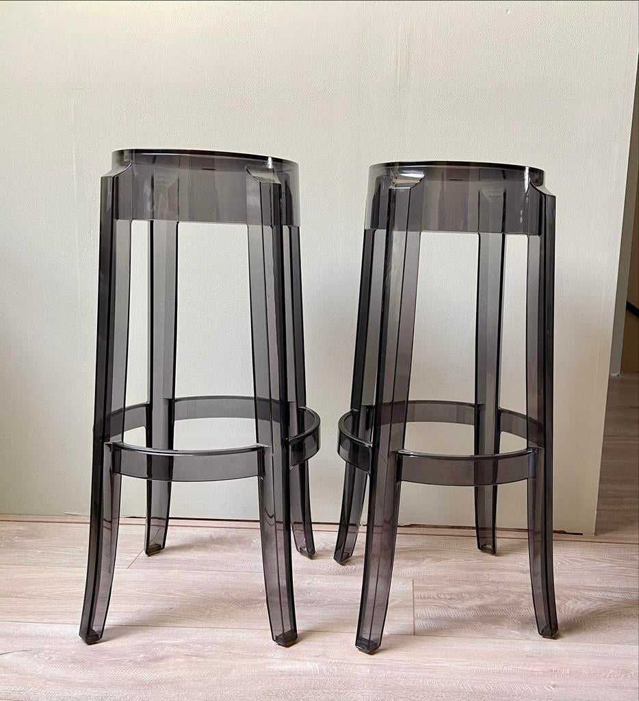2 Kartell Charles Ghost barkrukken - Origineel, Huis en Inrichting, Barkrukken, Ophalen, Kunststof, Gebruikt, 60 tot 90 cm