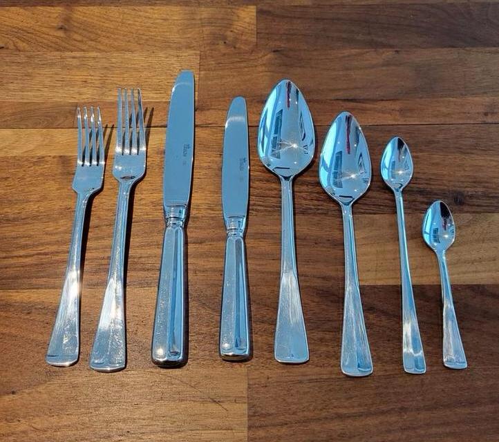 HAAGS LOFJE 8 PERSOONS VERZILVERD SOLA 100 BESTEK NIEUWSTAAT, Ophalen of Verzenden, Zo goed als nieuw, Vaatwasserbestendig, Zilver