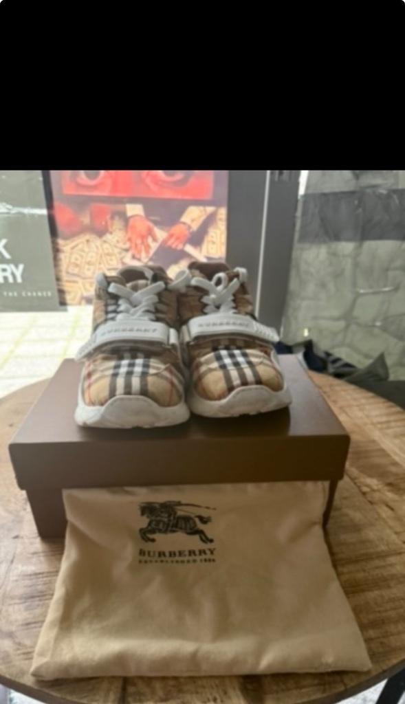 Burberry schoenen maat 43, Wit, Ophalen of Verzenden, Sneakers of Gympen, Zo goed als nieuw