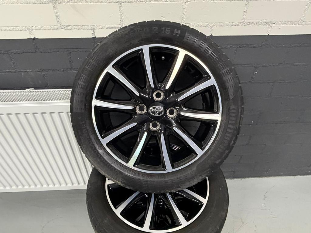 Toyota Aygo Origineel Uniek Setje, Auto-onderdelen, Banden en Velgen, Band(en), Zomerbanden, 15 inch, 165 mm, Ophalen of Verzenden