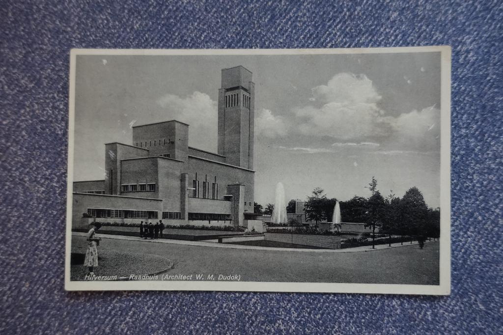 Hilversum. Raadhuis (Architect W.M. Dudok), Ophalen of Verzenden, 1920 tot 1940, Gelopen, Noord-Holland