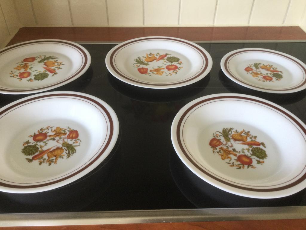 Arcopal vintage borden groente, Huis en Inrichting, Ophalen of Verzenden, Bord(en), Overige stijlen, Glas