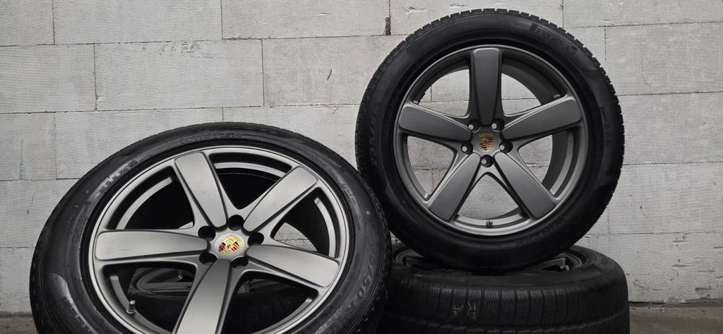 19" Porsche Macan classic originele velgen winterbanden 7mm, 19 inch, Gebruikt, Banden en Velgen, 235 mm