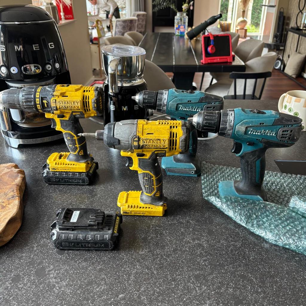 2 Makita en 1 Stanley boormachines en 1 slagschroevendraaier, Ophalen, Gebruikt, Boor- en Schroefmachine