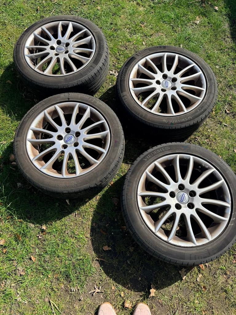 Velgen en banden voor Volvo C30 - 17 inch, Auto-onderdelen, Banden en Velgen, Ophalen, Gebruikt, Banden en Velgen, 17 inch