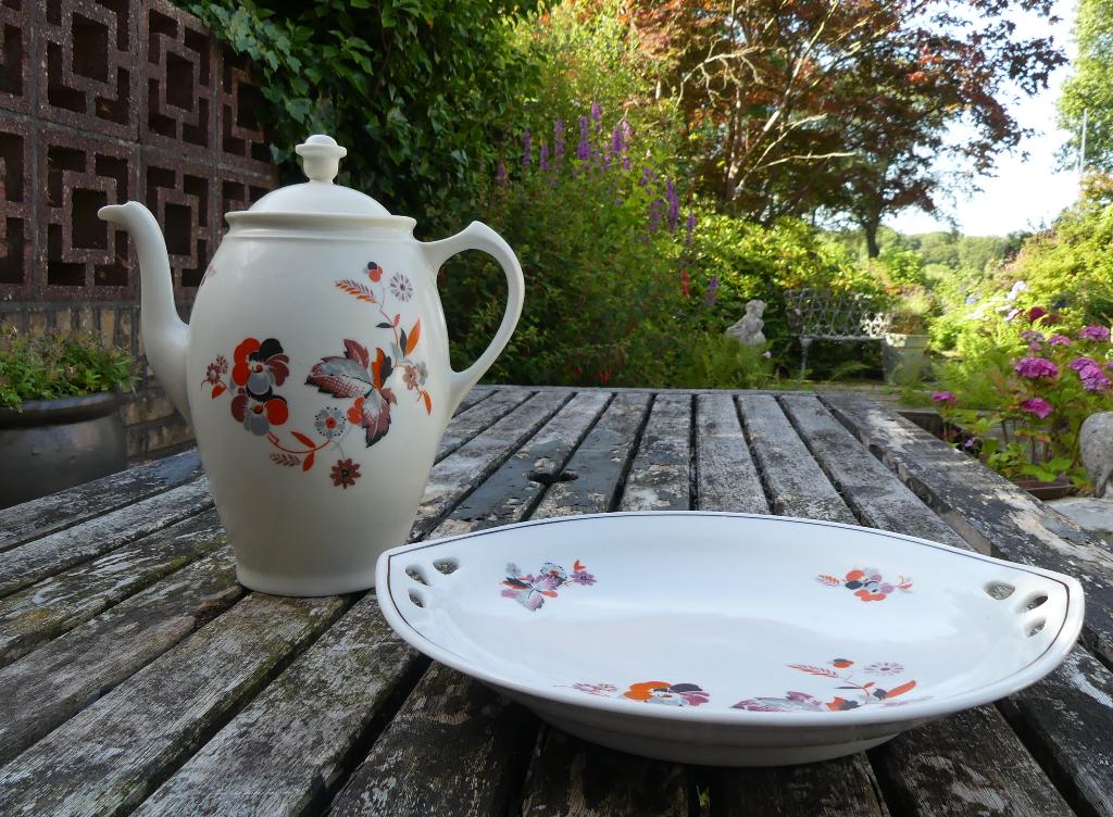 Mosa Abstracte Bloemen Koffie Pot en Taart Schaal, Ophalen of Verzenden