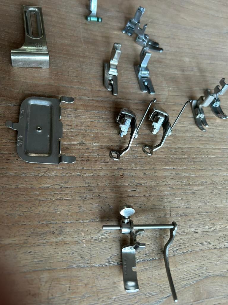 Pfaff naaimachine voetjes., Ophalen, Zo goed als nieuw, Naaimachine, Pfaff