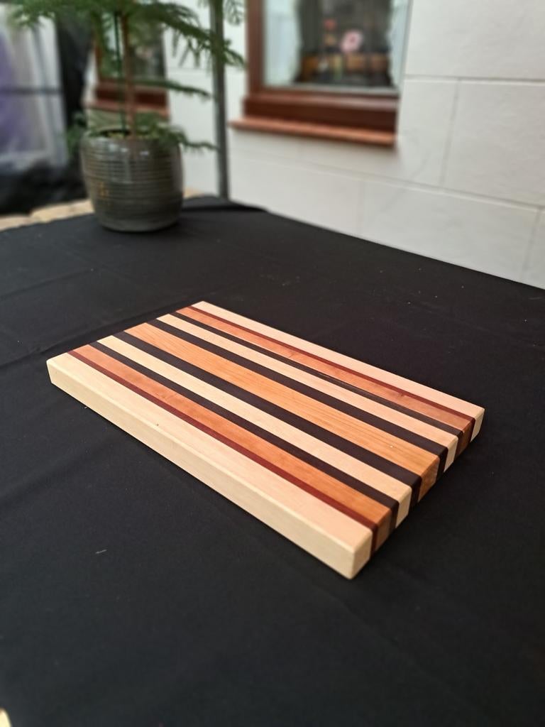 Handgemaakte Snijplank van Exotische Houtsoorten 28x49cm, Ophalen of Verzenden, Nieuw