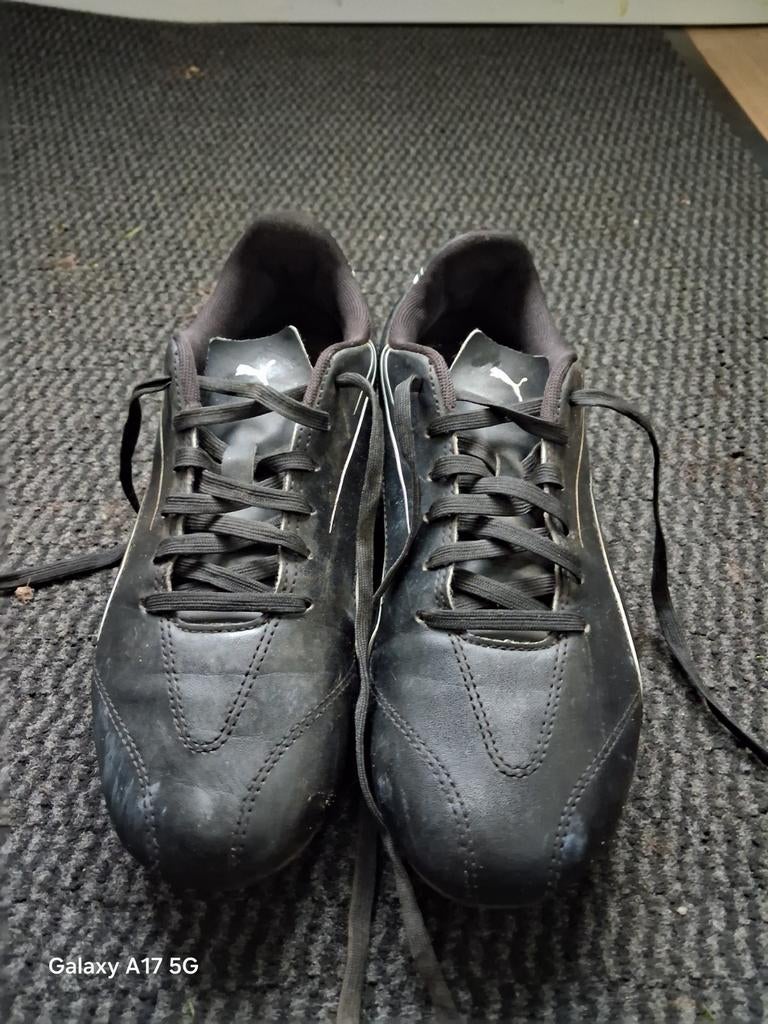 Puma voetbalschoenen maat 40, Sport en Fitness, Ophalen