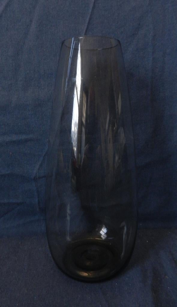 Glazen ellipsvormig vaas lichtbruin Maastricht? Leerdam? h18, Ophalen of Verzenden