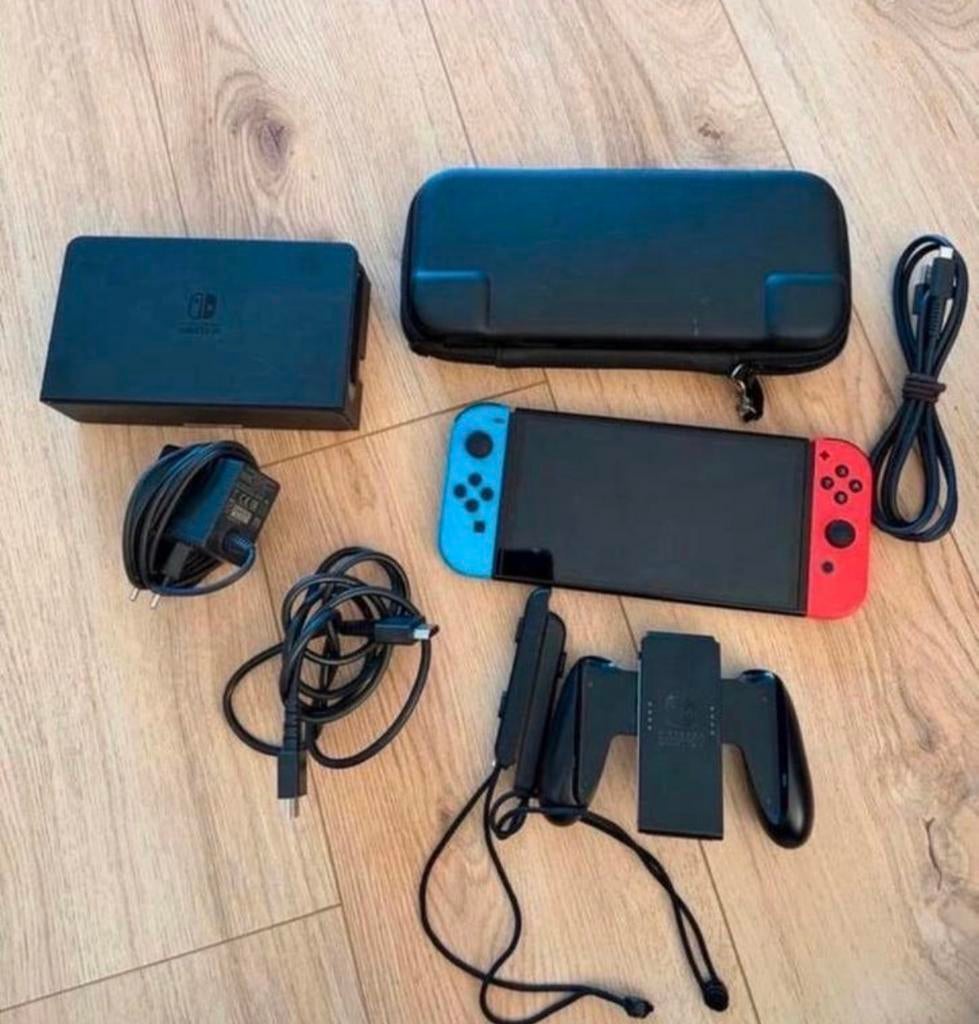 Nintendo Switch met accessoires en hoes, Dn, Sn, Ophalen of Verzenden, Sn