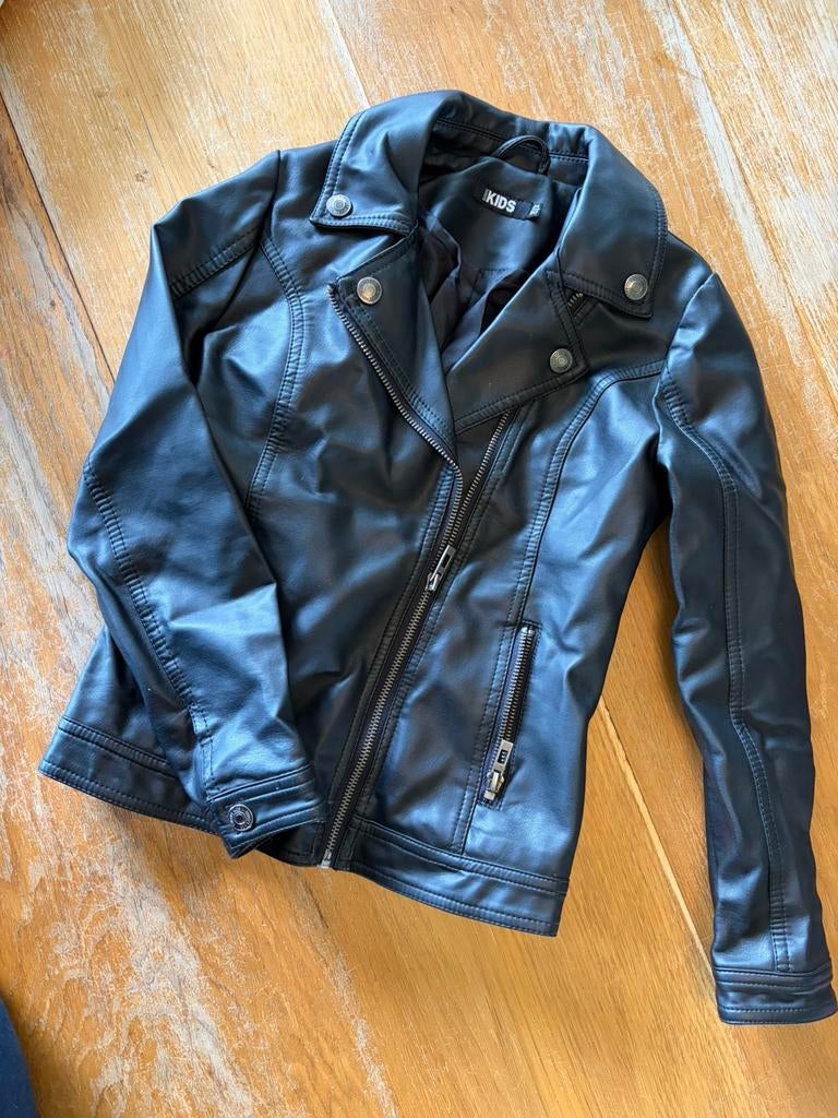 Meisjesjas leerlook maat 134/140, Ophalen of Verzenden, Zo goed als nieuw, Meisje, Jas