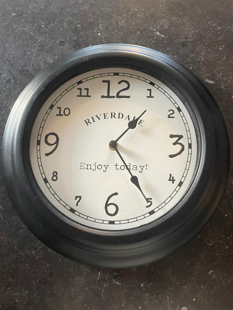 Klok riverdale, Huis en Inrichting, Ophalen of Verzenden, Zo goed als nieuw, Wandklok