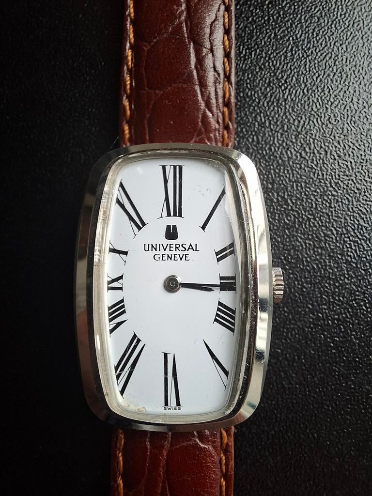 Vintage Universal Geneve Tonneau Caliber 42 curve, Ophalen of Verzenden, Staal, Polshorloge, Overige merken