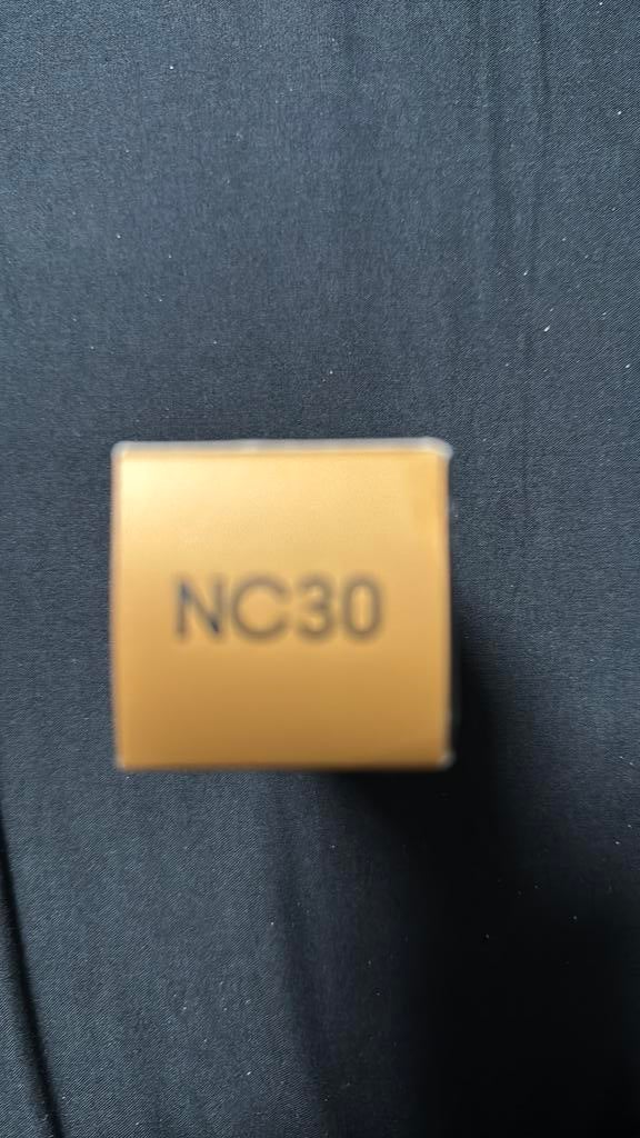 Mac  studio fix foundation, Ophalen, Nieuw, Beige, Gehele gezicht