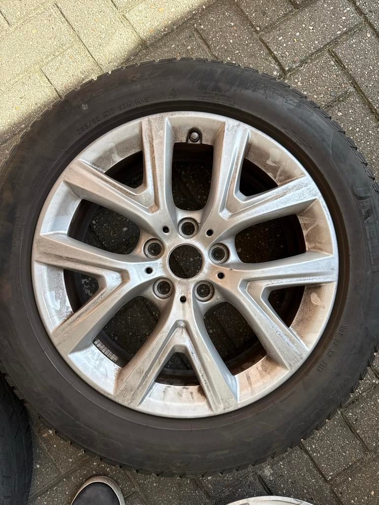 Complete Winterset voor O.A. BMW X1 2021 6/7 mm, Gebruikt, Banden en Velgen, 17 inch, Personenwagen