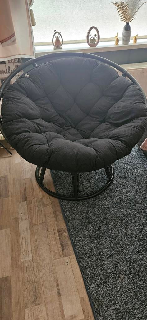 Zwarte papasan stoel, Ophalen