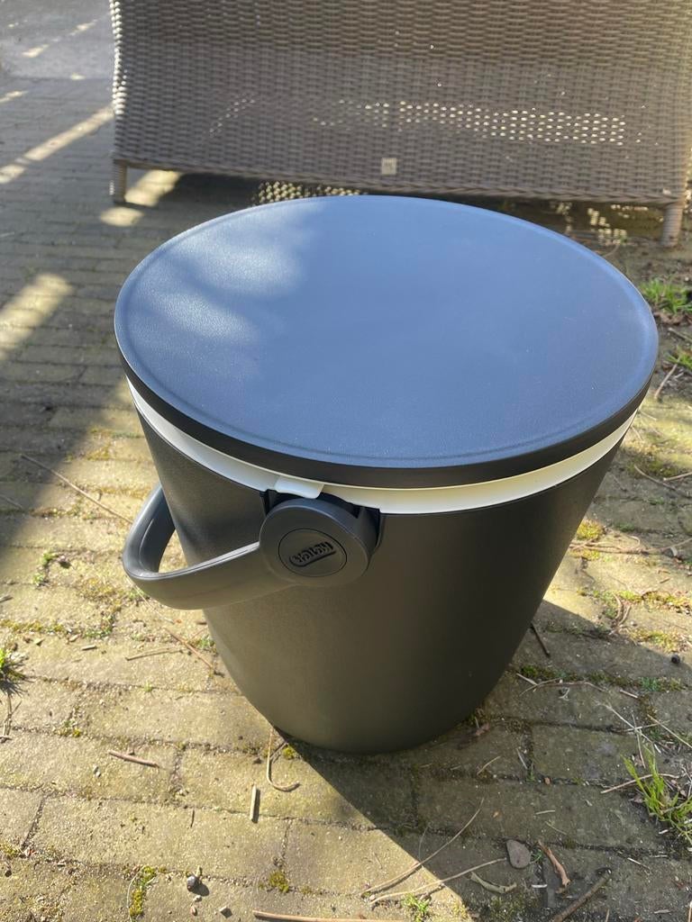 Drankkoelbox met uitschuifbare tafel Keter, Caravans en Kamperen, Ophalen, Nieuw, Koelbox, Koelelement