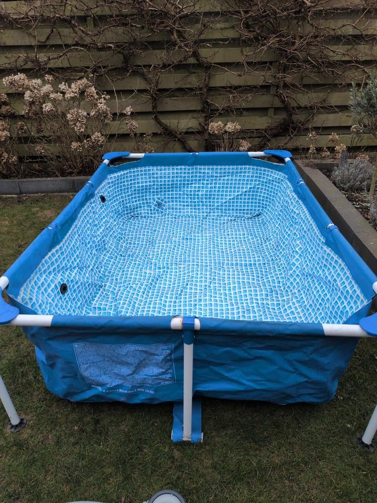 Intex zwembad met pomp en gloor meter mag nu weg voor 15,-, Ophalen