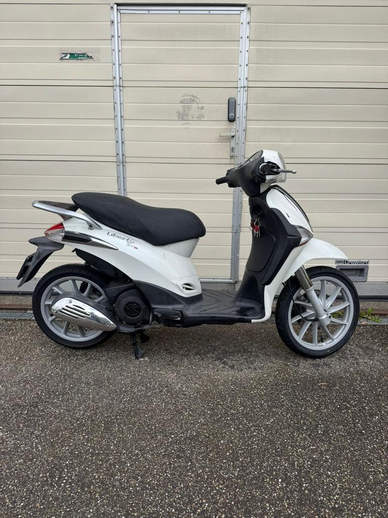 Piaggio Liberty 125cc 2015 3v ie, Ophalen of Verzenden, Zo goed als nieuw, Benzine, Overige modellen