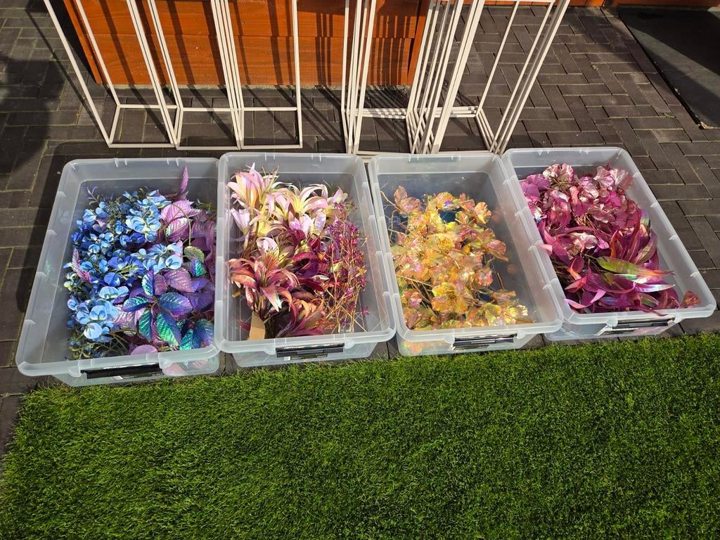 Te huur: Opvallende Shine Kunstbloemen - Diverse Kleuren, Ophalen of Verzenden, Zo goed als nieuw, Binnen