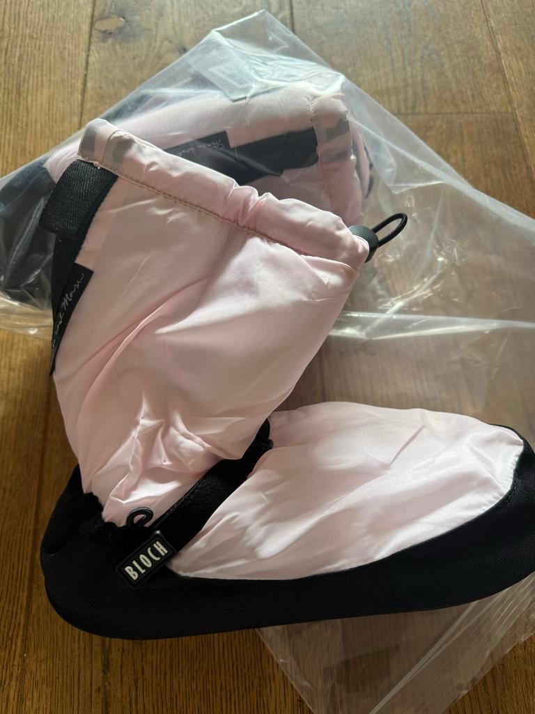 Bloch warming-uplaarsjes roze zwart M, Sport en Fitness, Ballet, Ophalen, Nieuw, Schoenen