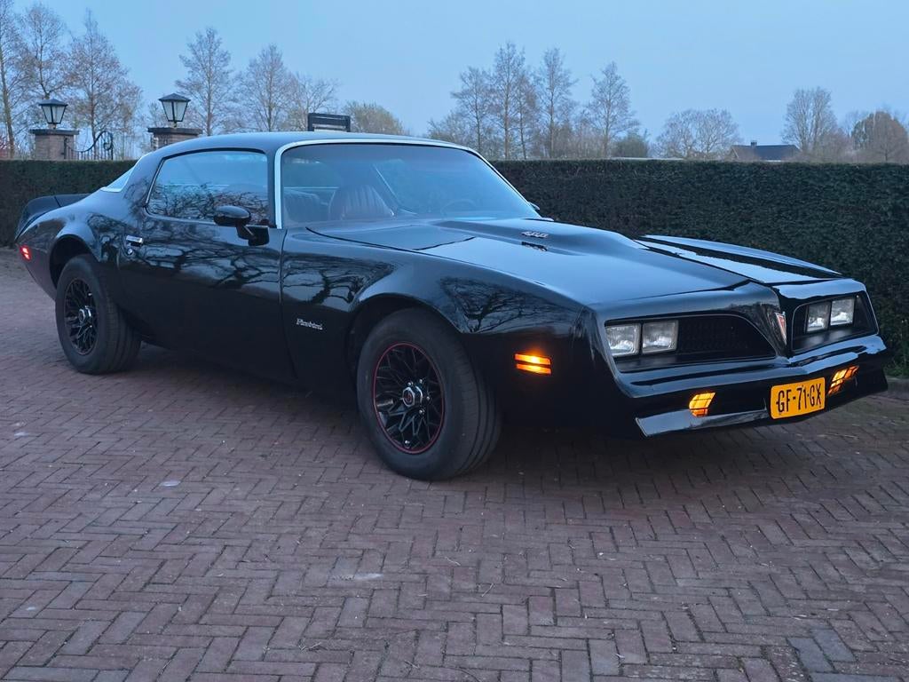 Pontiac Firebird 6.6 V8 / Flowmasters, Automaat, Achterwielaandrijving, 6600 cc, 8 cilinders