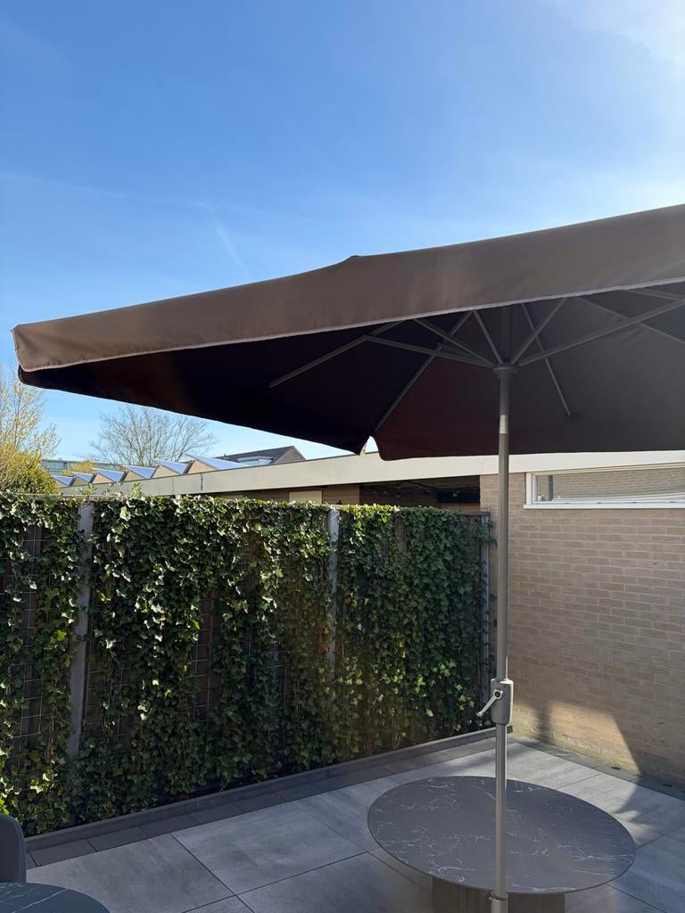 Parasol inclusief verrijdbare voet, Ophalen, Verstelbaar, Gebruikt, 2 tot 3 meter