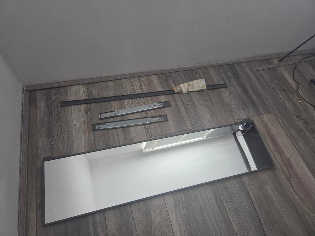 Ikea spiegelkast met draaieffect, grijs antraciet, Huis en Inrichting, Ophalen of Verzenden, Zo goed als nieuw, Rechthoekig, Minder dan 100 cm