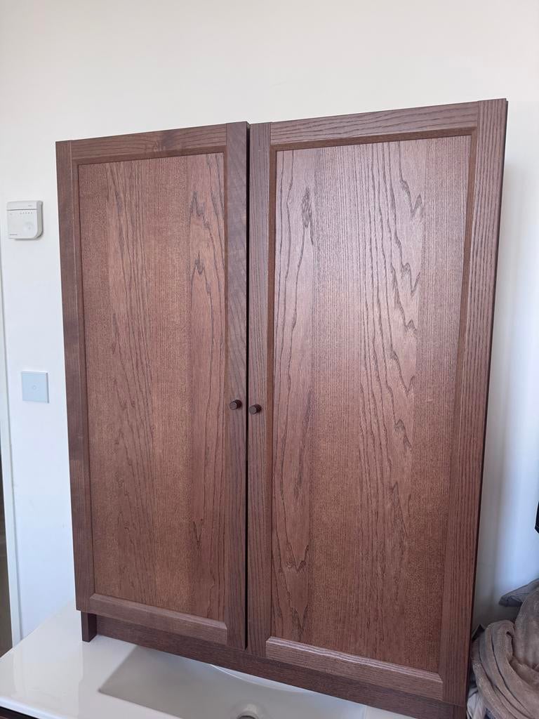 Billy Boekenkast met deuren, bruin walnootpatroon, 80x28x106, Huis en Inrichting, Kasten | Boekenkasten, Ophalen, Gebruikt, 100 tot 150 cm