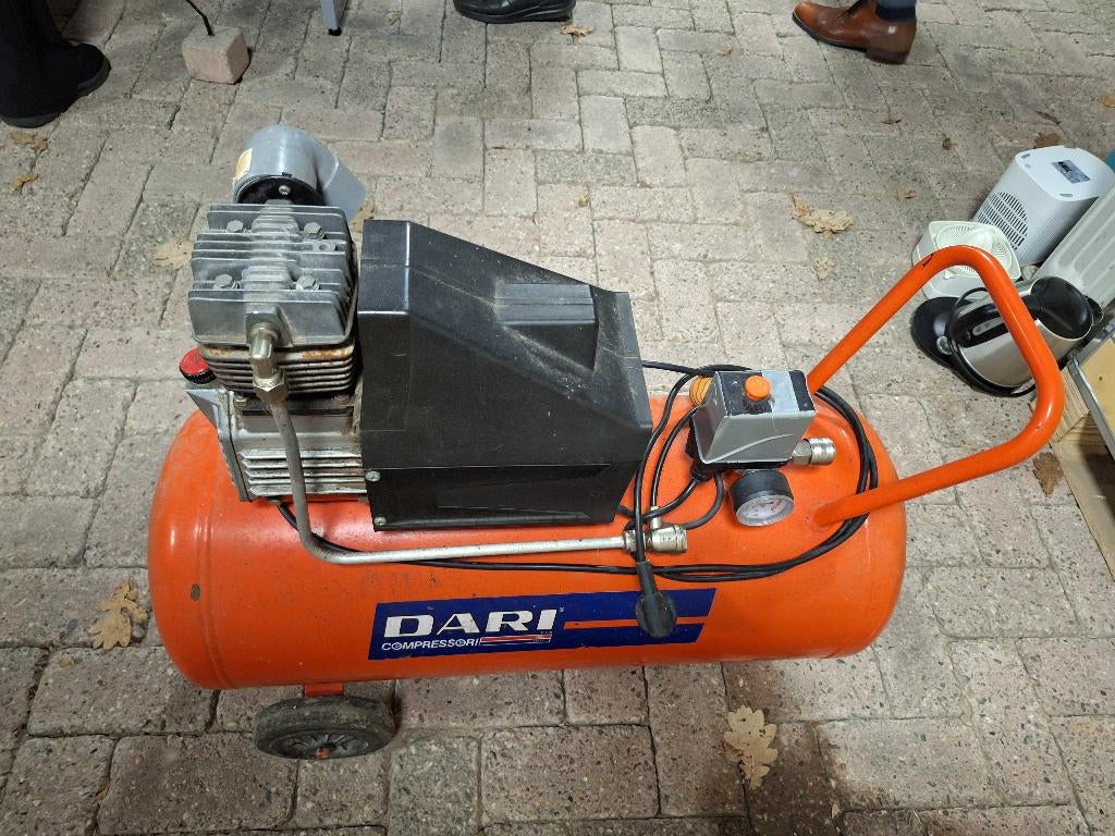 Compressor, Doe-het-zelf en Verbouw, 100 liter of meer, Ophalen, Gebruikt, Minder dan 200 liter/min