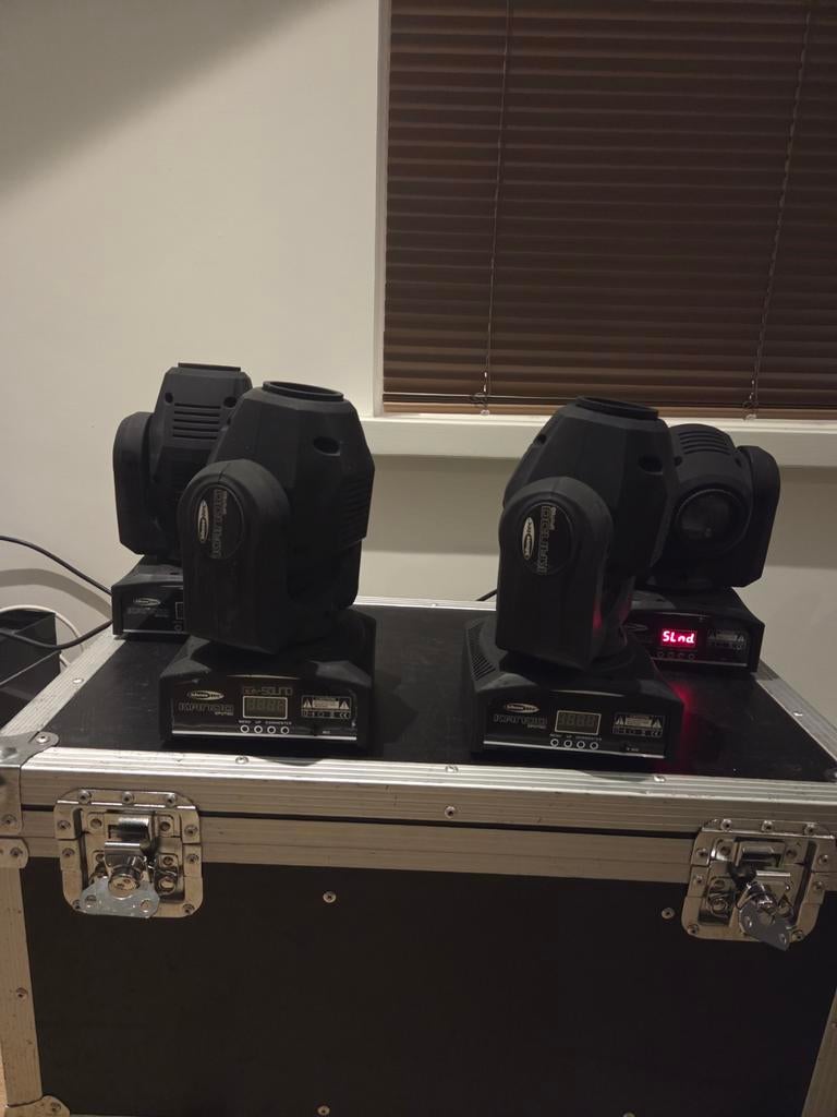 4 Showtec Kanjo 60 Spot Movingheads in flightcase (2 defect), Ophalen of Verzenden, Gebruikt, Licht, Geluidgestuurd