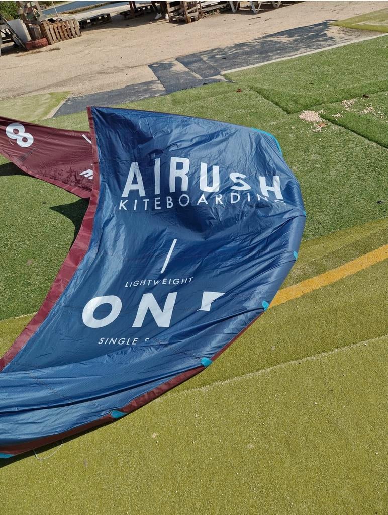 Airush kite(8), bar en pomp, Kitesurf-set, 8 m², Geen board, Ophalen of Verzenden