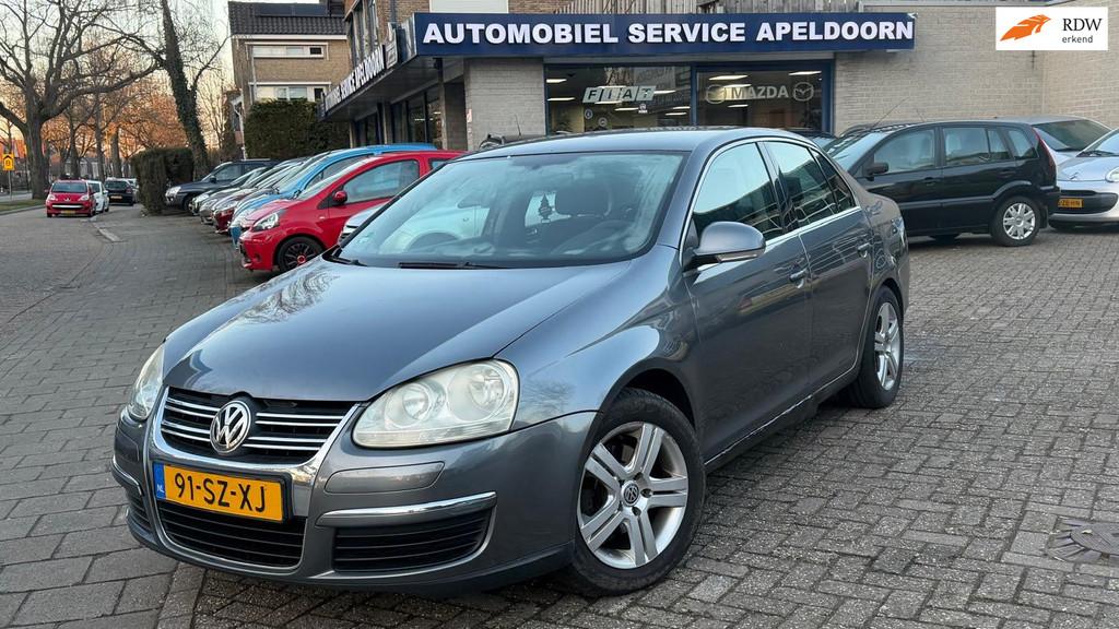 Volkswagen Jetta 1.6 FSI Comfortline APK VERLOPEN *CLIMA*CRU, Auto's, Voorwielaandrijving, Gebruikt, 4 cilinders, 1246 kg