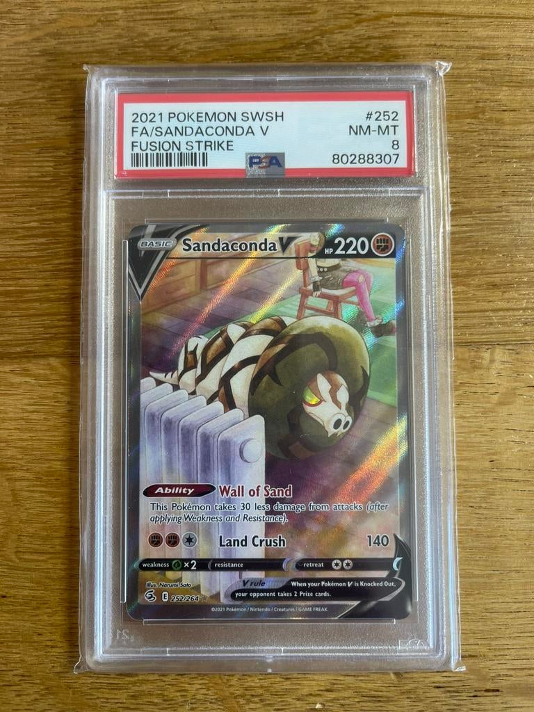 Sandaconda V PSA 8 - Pokemon kaarten, Hobby en Vrije tijd, Verzamelkaartspellen | Pokémon, Ophalen of Verzenden, Zo goed als nieuw