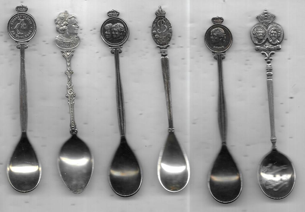 6 KONINKLIJK HUIS LEPELTJES GAAN OOK PER STUK, Ophalen of Verzenden