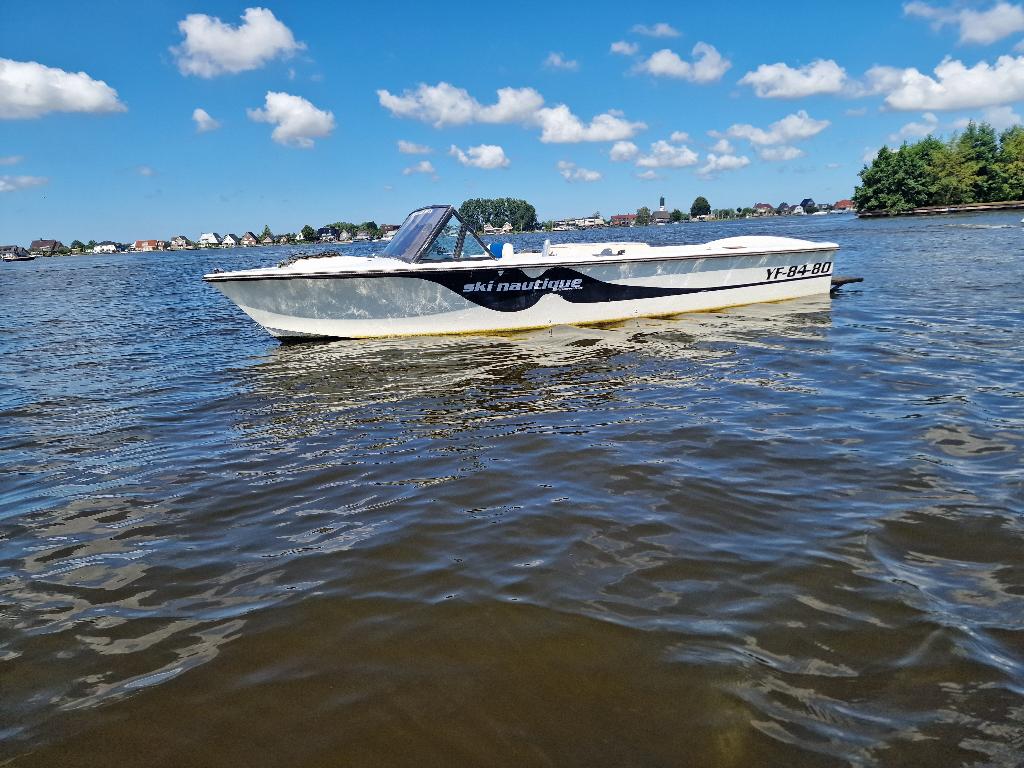 Correct Craft Ski Nautique (1980), Watersport en Boten, Speedboten, Ophalen, Gebruikt, Binnenboordmotor, 6 meter of meer