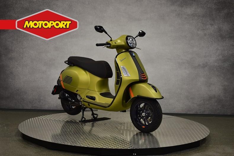 Vespa GTS 300 SUPERSPORT (bj 2024) - foto 2