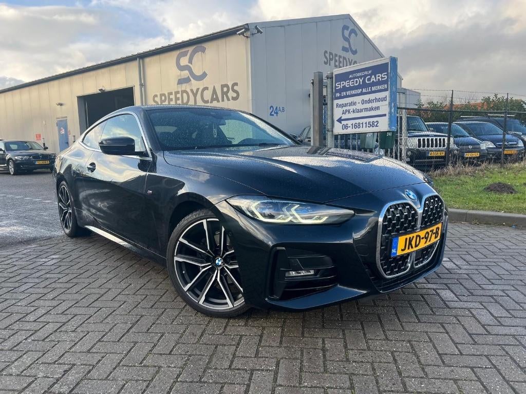BMW 4-Serie 420i M-Pakket Laserlight Leer Head Up Keyless, Auto's, BMW, 1998 cc, Zwart, 4 stoelen, Zwart