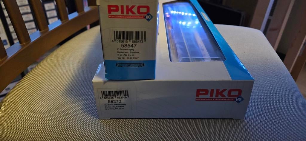 Piko CD Eurofima Rijtuigen 58270 en 58547, Gelijkstroom, Verzenden, Wagon, Piko