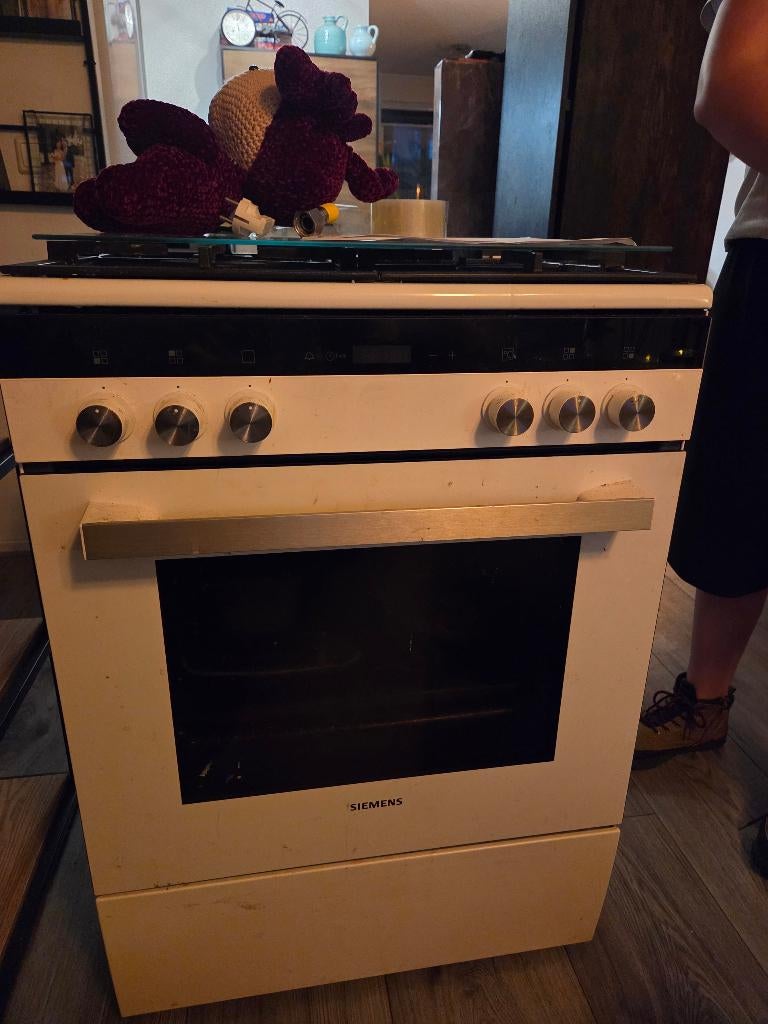 Gasfornuis, Witgoed en Apparatuur, Ophalen, Gebruikt, 4 kookzones, Gas