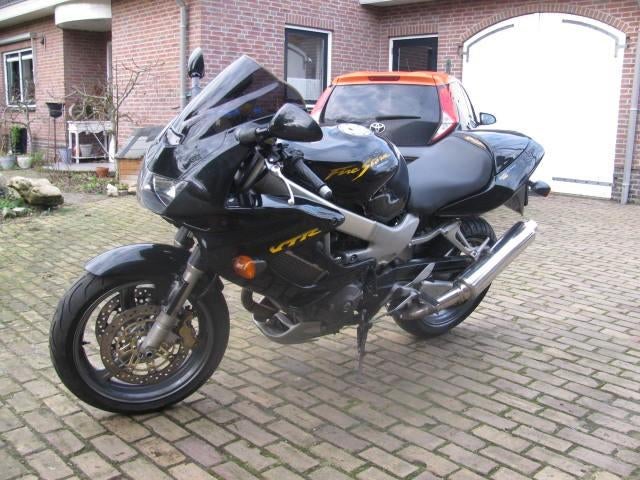 Honda VTR 1000 F, Motorrijbewijs A, Bedrijf, Sport, Honda.nl