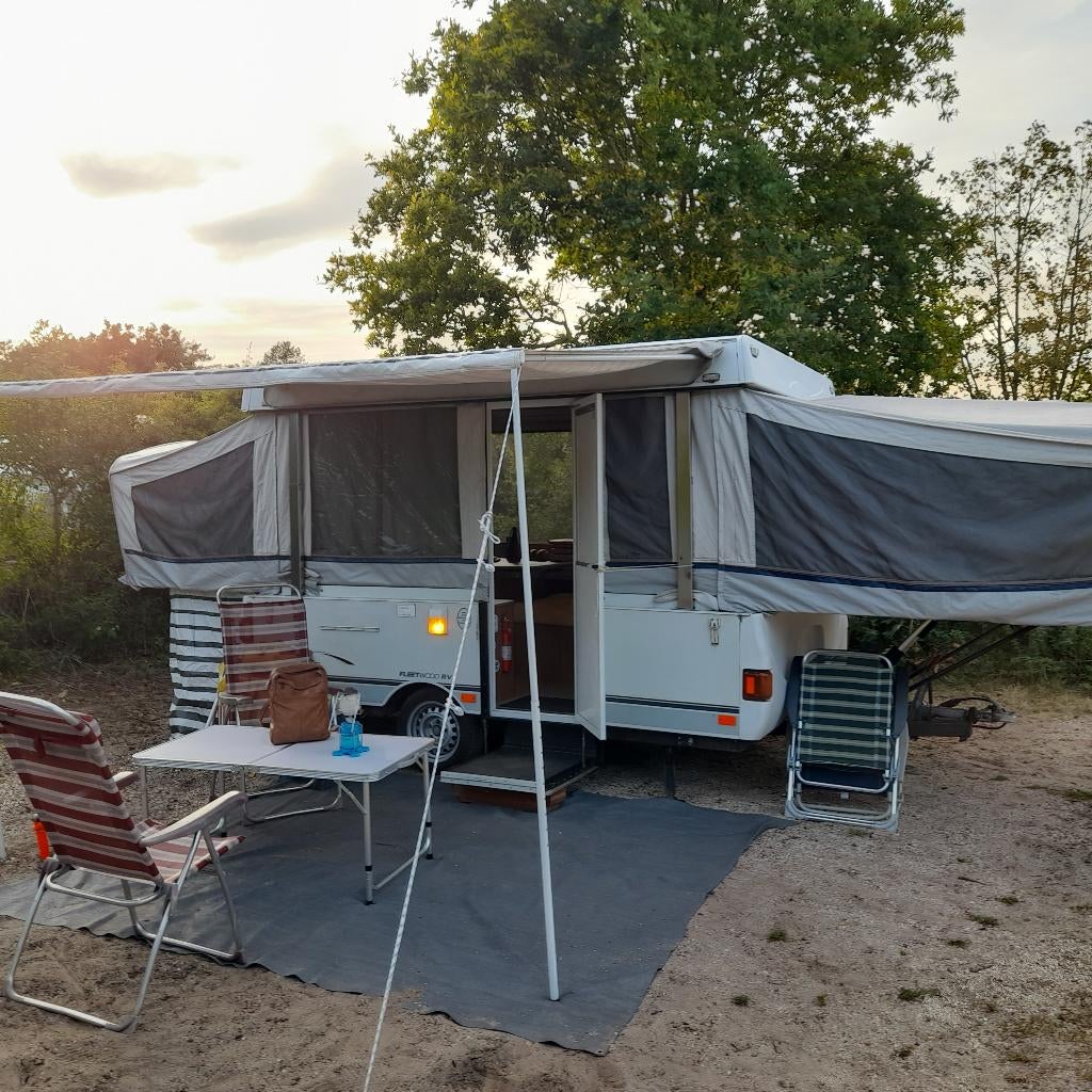 Aangeboden Amerikaanse vouwwagen Fleetwood, Caravans en Kamperen, Caravans, Overige merken, 750 - 1000 kg, Particulier, Tot en met 6
