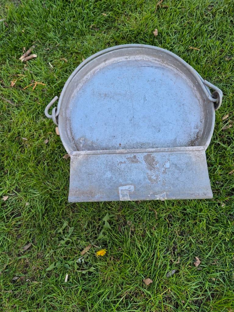 Oude Zinken Emmer met Kolenschop - Vintage Decoratie, Ophalen